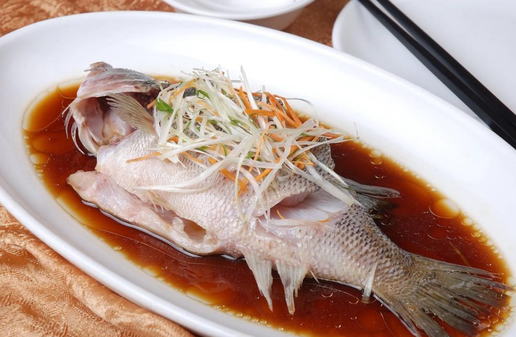 猪价跌破15元，淡水鱼却全线上涨，家家户户的餐桌要变天了？